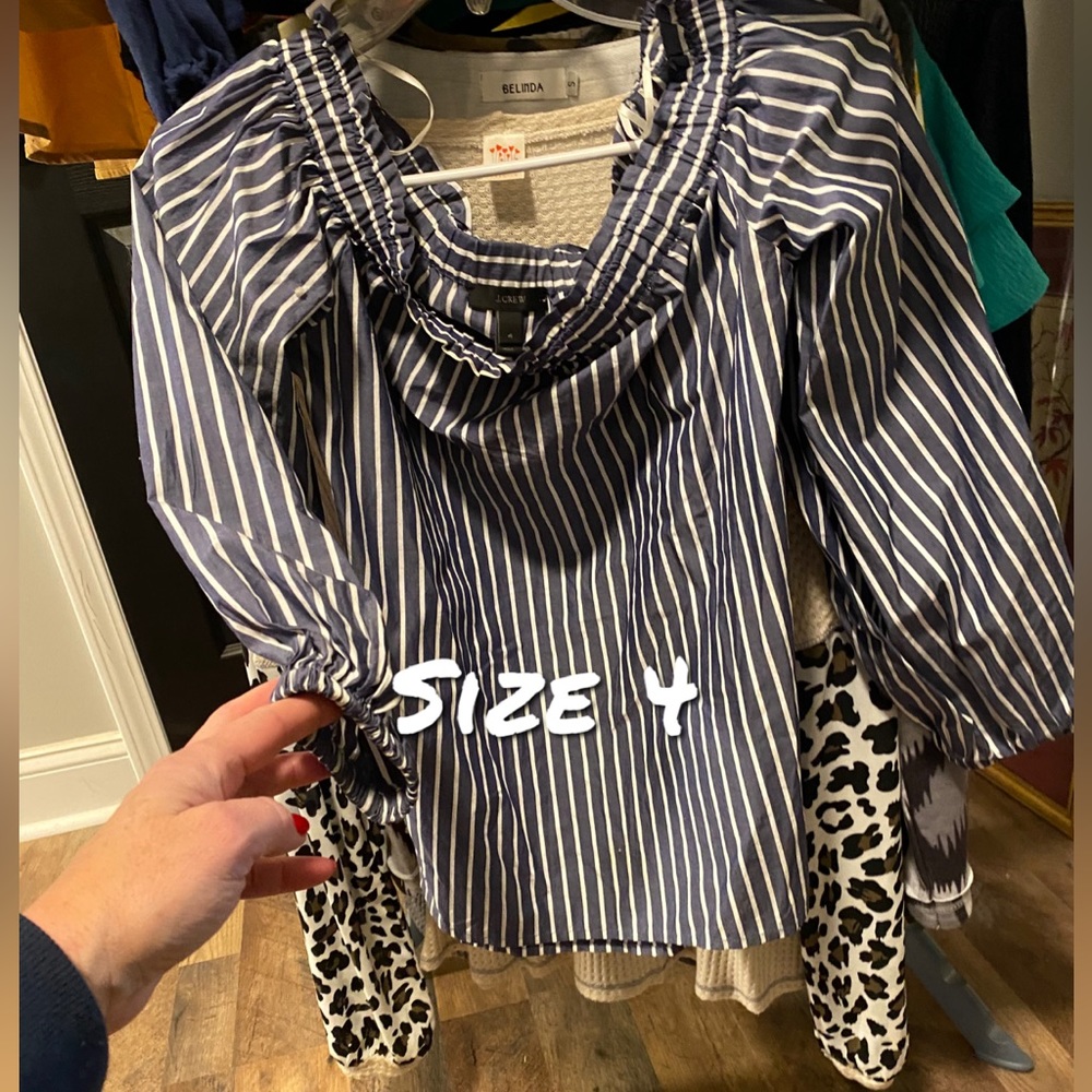 Jcrew size 4 off or on shoulder